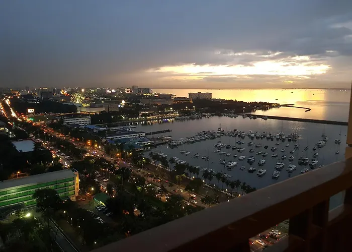 Admiral Baysuites * Manila